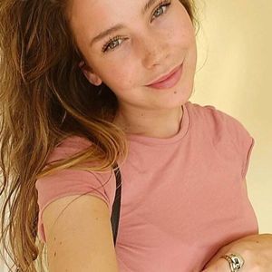 Meet your Posher, Hayley